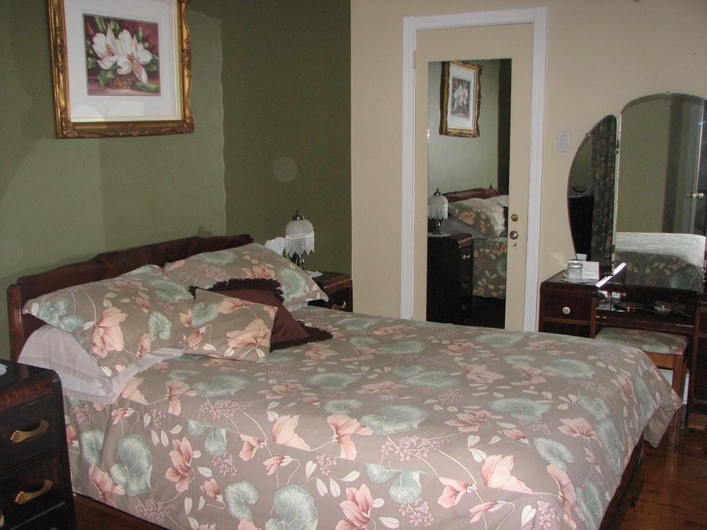 Magnolia B&B Granby Exterior photo